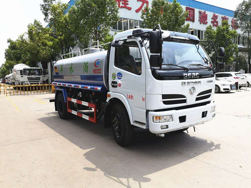 東風(fēng)福瑞卡灑水車8噸