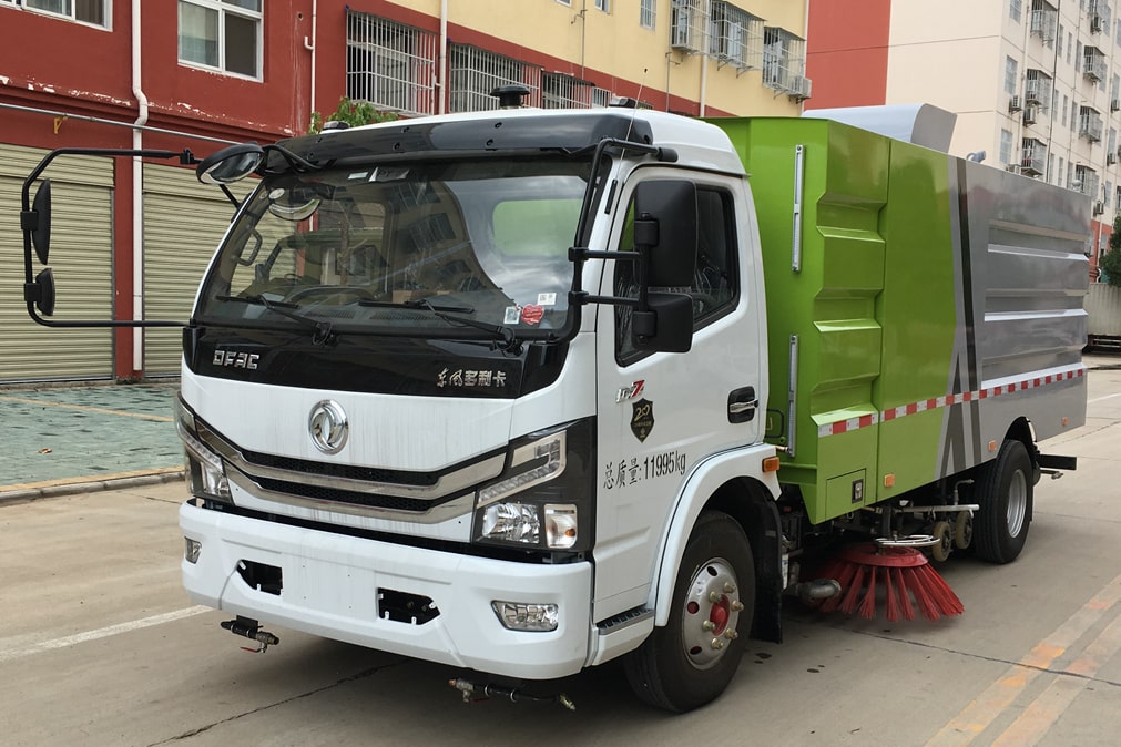國(guó)六東風(fēng)5噸洗掃車(chē)配置，東風(fēng)多利卡D7洗掃車(chē)預(yù)售價(jià)多少